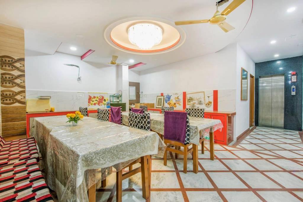 Airport Sky Inn Homestay Džajpur Exteriér fotografie